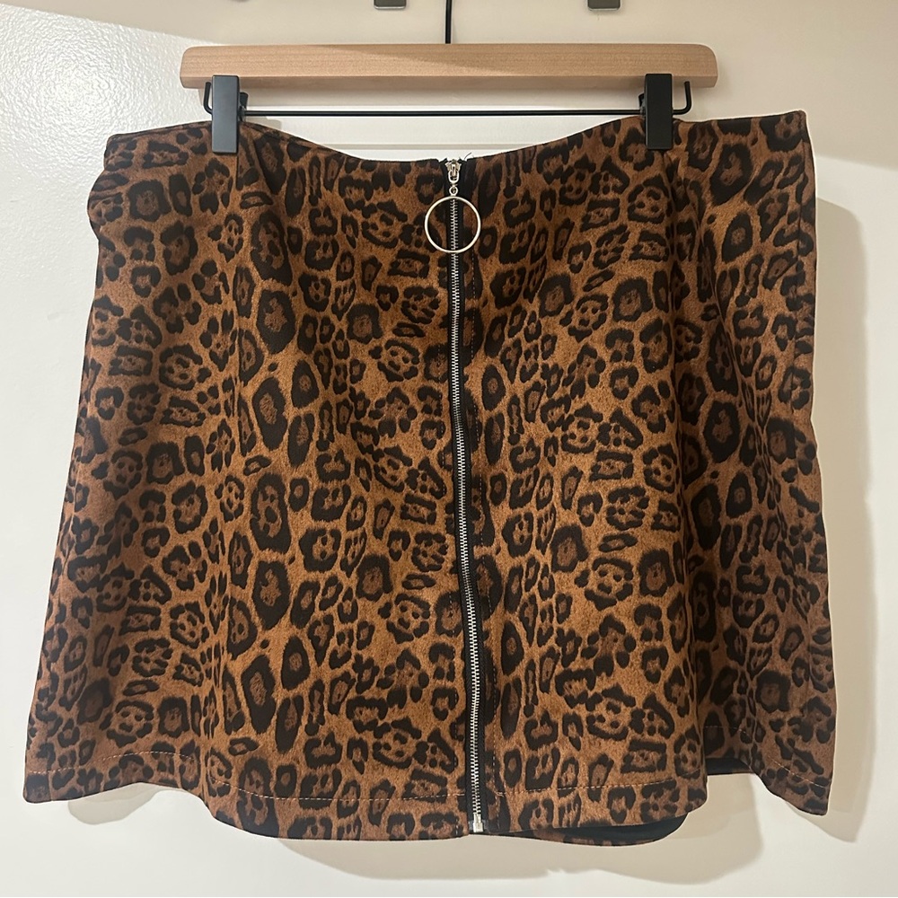 SHEIN 3XL brown & black leopard skirt. Zip up - holiday / new years!